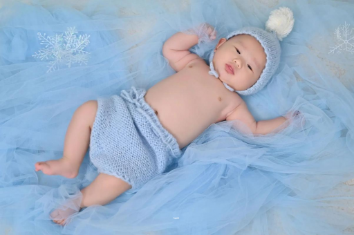 东明三个月宝宝挠耳朵 东明三个月宝宝挠耳朵