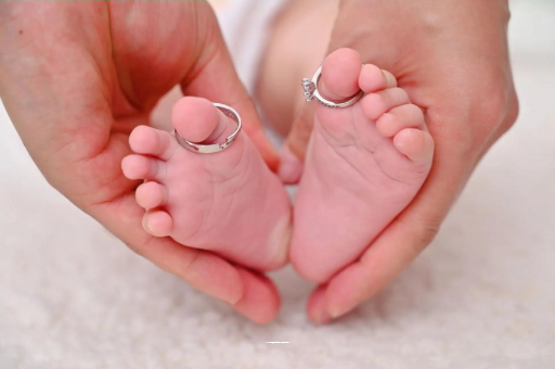 东明怀孕肚子一边高一边低 东明怀孕肚子一边高一边低